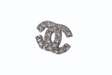 Load image into Gallery viewer, 極美品 CHANEL シャネル ピアス 両耳 ココマーク ラインストーン 03A刻印 メタル ラインストーン シルバー 3.4g 中古 4b003956a