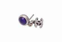 Load image into Gallery viewer, 極美品 CHANEL シャネル ピアス ココマーク ぶら下がり メタル パープルストーン 3.6g シルバー パープル 中古 4b003986