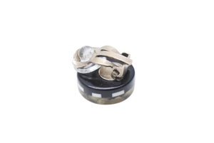 極美品 CHANEL シャネル イヤリング 両耳 ボーダー丸ボタン ココマーク＆パール＆リボンモチーフ 08A刻印 4.0g クリア ブラック ホワイト 中古 4b003973