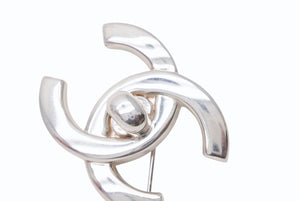 CHANEL シャネル ココマーク ブローチ 重量約16.7g 96P刻印 ターンロック シルバー メタル 美品 中古 4b003972