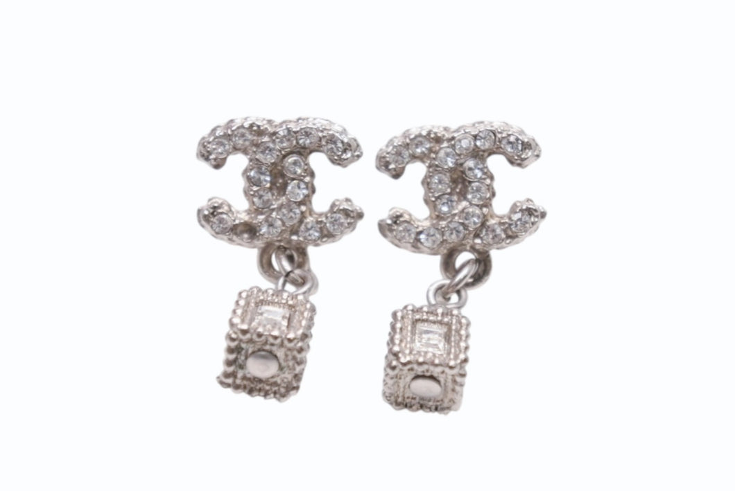 CHANEL シャネル ピアス ココマーク スクエアボックス A11A刻印 重量約4.1g GP ラインストーン シルバー 美品 中古 4b003945