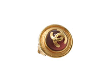 Load image into Gallery viewer, CHANEL シャネル イヤリング ターンロック グリポア カラーストーン ココマーク 95P刻印 重量約19.5 GP ゴールド ワインレッド 美品 中古 4b003975