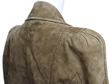 Load image into Gallery viewer, CHRISTIAN DIOR クリスチャンディオール ガリアーノ期 スウェードレザージャケット 5A14022242 ブラウン サイズ36 美品 中古 4b004022