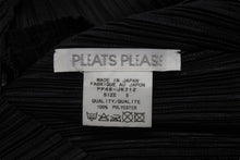 Load image into Gallery viewer, PLEATS PLEASE プリーツプリーズ イッセイミヤケ プリーツ 半袖カットソー PP71-JK716 ポリエステル ブラック サイズ 5 美品 中古 4b004025