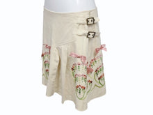 Load image into Gallery viewer, Christian Dior クリスチャンディオール スカート 花柄 2A12033120 サイズ8 ガリアーノ期 刺繍 ベージュ 中古 4b004027