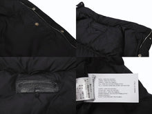 画像をギャラリービューアに読み込む, 未使用 CHROME HEARTS クロムハーツ STIFF V2 FBRC ダウンジャケット サイズL CHプラスシルバー925 ブラック 総柄 中古 4b004050 
