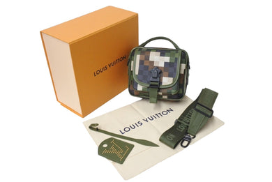 新品未使用 LOUIS VUITTON ルイヴィトン クエストメッセンジャー ショルダーバッグ ダモフラージュキャンバス カーキ 中古 4b004054