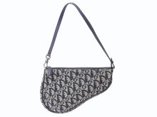 Load image into Gallery viewer, ChristianDior クリスチャンディオール トロッター サドルポーチ ロゴ ハンドバッグ 総柄 ブラック シルバー金具 MC1002 美品 中古 4b004102