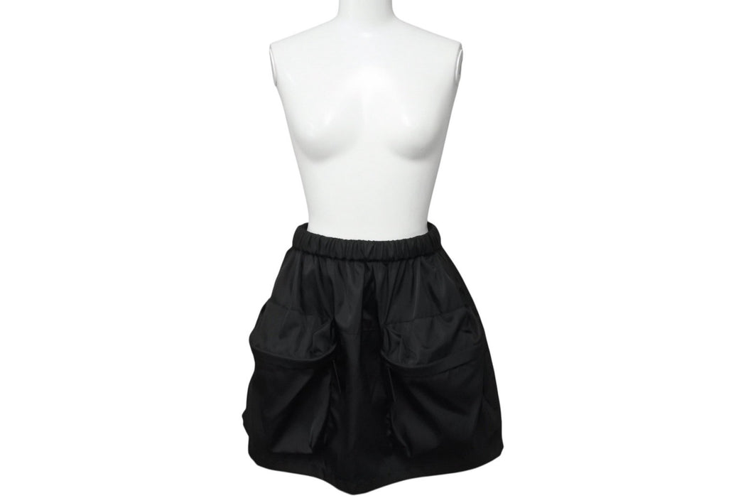 極美品 PRADA プラダ ナイロン ミニスカート 21H853 サイズ38 フレア ブラック イタリア製 中古 4b004126
