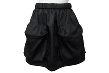 Load image into Gallery viewer, 極美品 PRADA プラダ ナイロン ミニスカート 21H853 サイズ38 フレア ブラック イタリア製 中古 4b004126