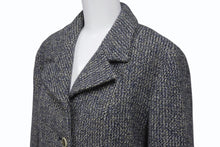 Load image into Gallery viewer, CHANEL シャネル ツイード ショートジャケット P18353V10570 サイズ40 ココマークボタン マルチカラー 美品 中古 4b004127