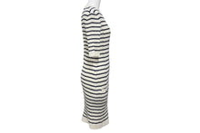Load image into Gallery viewer, 極美品 CHANEL シャネル 23SS ニットワンピース P74153K10655 サイズ36 ココマーク ボーダー アイボリー ネイビー 背中開き 中古 4b004130