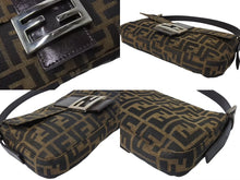 Load image into Gallery viewer, FENDI フェンディ ハンドバッグ マンマバケット ブラウン キャンバス レザー 26424 シルバー金具 美品 中古 4b004167