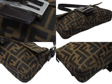 Load image into Gallery viewer, 極美品 FENDI フェンディ マンマバケット ワンショルダーバッグ ズッカ柄 キャンバス レザー ブラウン シルバー金具 中古 4b004168