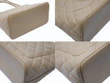 Load image into Gallery viewer, CHANEL シャネル 復刻トート トートバッグ A01804 7番台 ココマーク キャビアスキン ベージュ ゴールド金具 美品 中古 4b004174