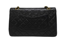 Load image into Gallery viewer, CHANEL シャネル マトラッセ25 Wフラップ Wチェーンショルダーバッグ 3番台 ココマーク ラムスキン ブラック 美品 中古 4b004206