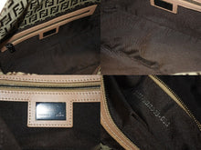 Load image into Gallery viewer, 極美品 FENDI フェンディ ワンショルダーバッグ マンバケット ズッカ柄 8BR009 ベージュ ブラウン シルバー金具 中古 4b004215