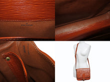 Load image into Gallery viewer, LOUIS VUITTON ルイヴィトン カルトシエールMM ショルダーバッグ M52243 エピレザー ブラウン ゴールド金具 美品 中古 4b004229