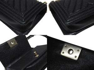 極美品 CHANEL シャネル ボーイシャネル シェブロン Vステッチ チェーン ショルダーバッグ 28番台 キャビアスキン ココマーク ブラック ゴールド金具 中古 4b004256