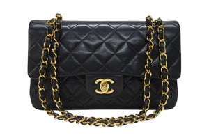 極美品 CHANEL シャネル マトラッセ23 Wフラップ Wチェーンショルダーバッグ 4番台 ココマーク ラムスキン ブラック ゴールド金具 中古 4b004285