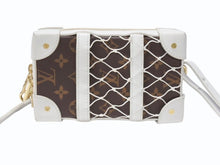 Load image into Gallery viewer, LOUIS VUITTON ルイヴィトン LV ソフトバンク フォーンボックス モノグラム M80102 ブラウン ホワイトゴールド金具 美品 中古 4b004308