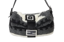 Load image into Gallery viewer, 極美品 FENDI フェンディ マンマバケット ウール ワンショルダーバッグ 16160590992 グレー ブラック ホワイト シルバー金具 中古 4b004311
