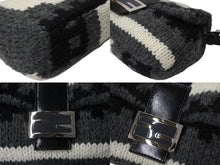 Load image into Gallery viewer, 極美品 FENDI フェンディ マンマバケット ウール ワンショルダーバッグ 16160590992 グレー ブラック ホワイト シルバー金具 中古 4b004311