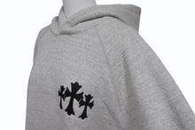 Load image into Gallery viewer, 新品未使用 CHROME HEARTS クロムハーツ 7-11 HOODIE セメタリ―クロスパッチ バックCHロゴ刺繡 プルオーバーパーカー グレー サイズS 中古 4b004314