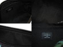 Load image into Gallery viewer, 極美品 LOUISVUITTON ルイヴィトン キーポルバンドリエール25 ハンドバッグ グラフィティ M21399 モノグラムエクリプスキャンバス 中古 4b004316