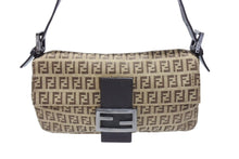 Load image into Gallery viewer, FENDI フェンディ マンマバケット ワンショルダーバッグ ズッカ柄 イタリア製 ベージュ ブラウン ブラックメタル金具 美品 中古 4b004330