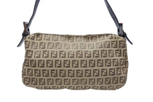 Load image into Gallery viewer, FENDI フェンディ マンマバケット ワンショルダーバッグ ズッカ柄 イタリア製 ベージュ ブラウン ブラックメタル金具 美品 中古 4b004330