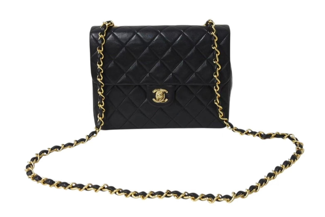 CHANEL シャネル ミニマトラッセ ココマーク チェーンショルダー ブラック ラムスキン A01163 ゴールド金具 美品 中古 4b004334