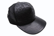 画像をギャラリービューアに読み込む, CHROME HEARTS クロムハーツ セメタリークロスパッチ トラッカーキャップ ONE SIZE レザー シルバー925 ブラック 美品 中古 4b004337 
