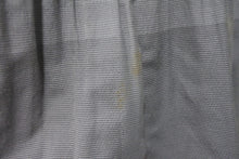 Load image into Gallery viewer, ISSEY MIYAKE イッセイミヤケ グラデーション プリーツ スカート IM11FG235 グレー ポリエステル 2 美品 中古 4b004345