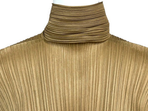 極美品 ISSEY MIYAKE イッセイミヤケ プリーツハイネックカットソー PLEATS PLEASE プリーツプリーズ ベージュ サイズM 中古 4b004346