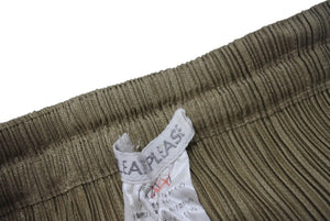 極美品 ISSEY MIYAKE イッセイミヤケ PLEATS PLEASE プリーツプリーズ ロングスカート PP04-JG113 サイズ3 カーキ系 中古 4b004350 
