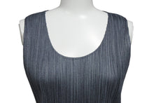 Load image into Gallery viewer, 極美品 ISSEY MIYAKE イッセイミヤケ PLEATS PLEASE プリーツプリーズ タンクトップ ノースリーブ PP04-JK200 サイズ4 グレー 中古 4b004360