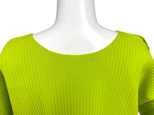 Load image into Gallery viewer, me ISSEY MIYAKE ミー イッセイミヤケ プリーツ カットソー MI92KK616 グリーン ポリエステル 美品 中古 4b004376