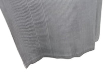 Load image into Gallery viewer, 極美品 ISSEY MIYAKE イッセイミヤケ Vネック プリーツ長袖カットソー IM13-FJ025 サイズM グレー 中古 4b004371