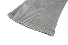 Load image into Gallery viewer, 極美品 ISSEY MIYAKE イッセイミヤケ Vネック プリーツ長袖カットソー IM13-FJ025 サイズM グレー 中古 4b004371