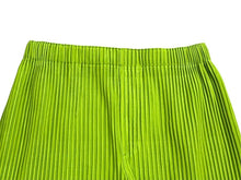 Load image into Gallery viewer, HOMME PLISSE ISSEY MIYAKE オム プリッセ イッセイミヤケ プリーツテーパードパンツ HP03JF141 グリーン 2 美品 中古 4b004375