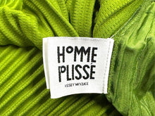 Load image into Gallery viewer, HOMME PLISSE ISSEY MIYAKE オム プリッセ イッセイミヤケ プリーツテーパードパンツ HP03JF141 グリーン 2 美品 中古 4b004375
