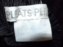 Load image into Gallery viewer, PLEATS PLEASE プリーツプリーズ イッセイミヤケ プリーツ スカート PP23-JG806 ブラック ポリエステル 3 美品 中古 4b004399