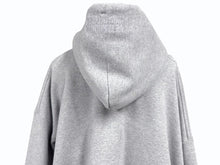 Load image into Gallery viewer, 極美品 VETEMENTS ヴェトモン 24FW ILLUSION LOGO HOODIE フーディー パーカー UA65HD370G コットン グレー サイズXS 中古 4b004408