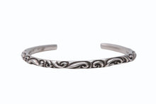 Load image into Gallery viewer, CHROME HEARTS クロムハーツ BANGLE SCOLL スクロールバンド バングル ブレスレット 重量約18.3g 1998/.925刻印 シルバー925 美品 中古 4b004425
