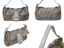 Load image into Gallery viewer, 極美品 FENDI フェンディ マンマバケット ワンショルダーバッグ 8BR600 ズッカ柄 ラインストーン ラメ シルバー ゴールド 中古 4b004444