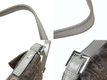 Load image into Gallery viewer, 極美品 FENDI フェンディ マンマバケット ワンショルダーバッグ 8BR600 ズッカ柄 ラインストーン ラメ シルバー ゴールド 中古 4b004444