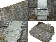 Load image into Gallery viewer, 極美品 FENDI フェンディ マンマバケット ワンショルダーバッグ 8BR600 ズッカ柄 ラインストーン ラメ シルバー ゴールド 中古 4b004444