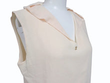 Load image into Gallery viewer, CHANEL シャネル ノースリーブ トップス P12688V07326 サイズ38 ココマーク ベージュ セーラー型 美品 中古 4b004451