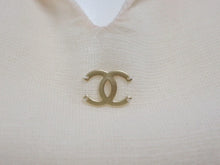 Load image into Gallery viewer, CHANEL シャネル ノースリーブ トップス P12688V07326 サイズ38 ココマーク ベージュ セーラー型 美品 中古 4b004451